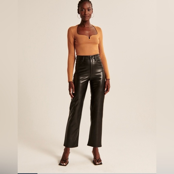 Abercrombie & Fitch Pants - Abercrombie & Fitch Black Cropped Pants